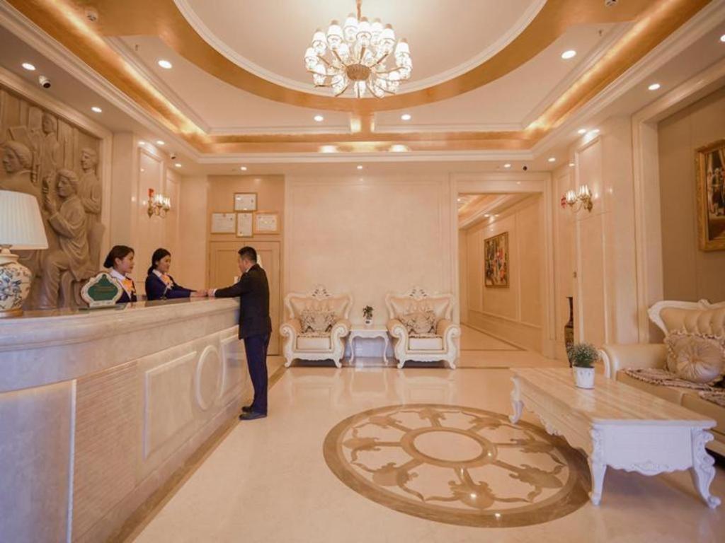 Vienna Hotel Qinghai Yushu Tangfan Avenue Exterior photo